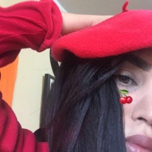 Meet your Posher, Nora